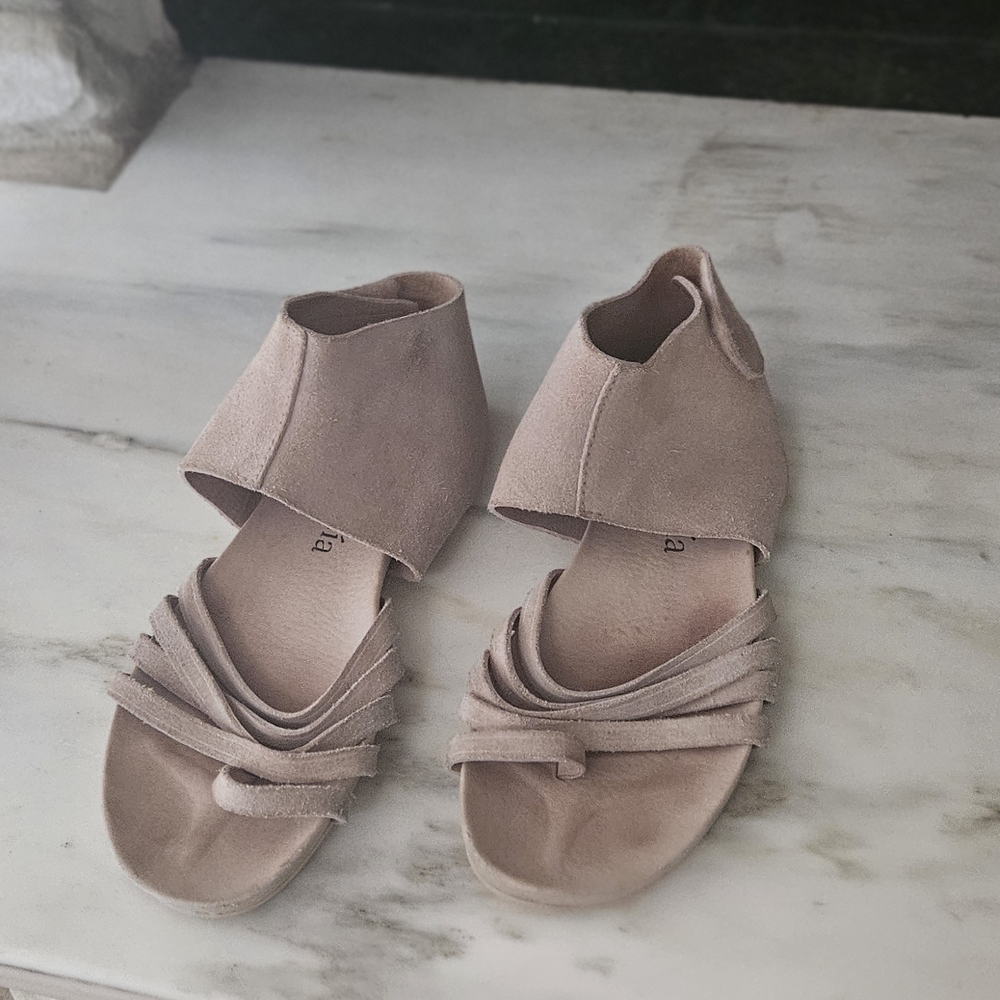 Elegant Tan Suede Women's Sandals